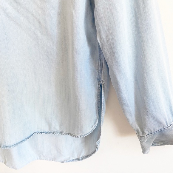 Lou & Grey Chambray Light Wash Henley Button Up Popover Shirttail Hem Shirt Top - Picture 6 of 10